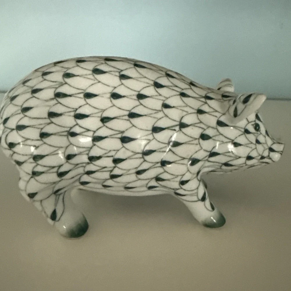 Andrea by Sadek Porcelain Pig Hand Painted Green & White Fishnet 6